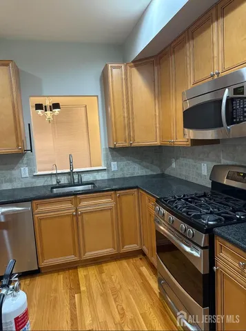 $410,000 | 142 Conover Terrace, Lebanon, NJ 08833