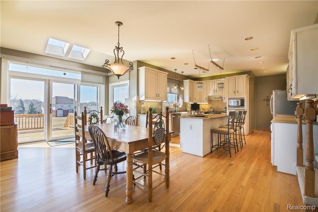 4186 Oak Tree Circle Rochester, MI 48306 - Photo 9 of 54 782A5400-28-Edit.jpg