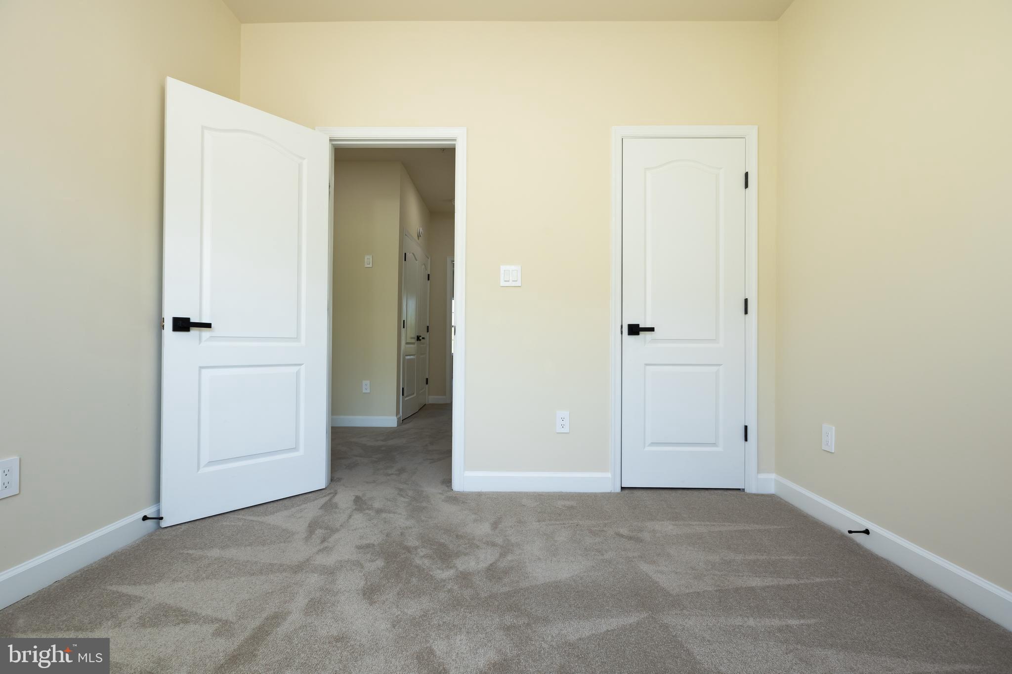 637 Spectator Avenue Landover, MD 20785 - Photo 30 of 54 an empty room with windows