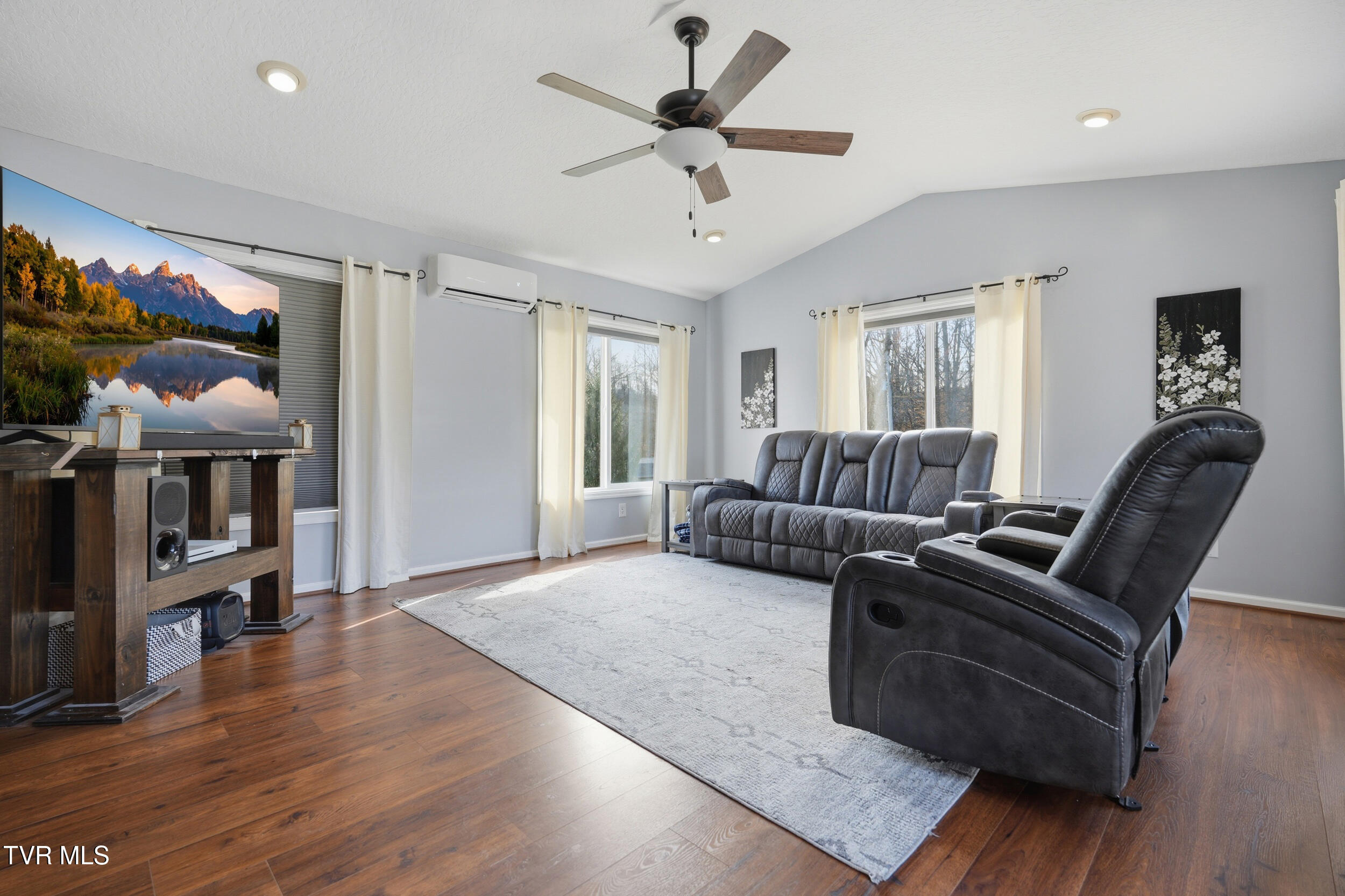 413 Fraley Avenue Duffield, VA 24244 - Photo 16 of 36 26_413 fraley ave-19