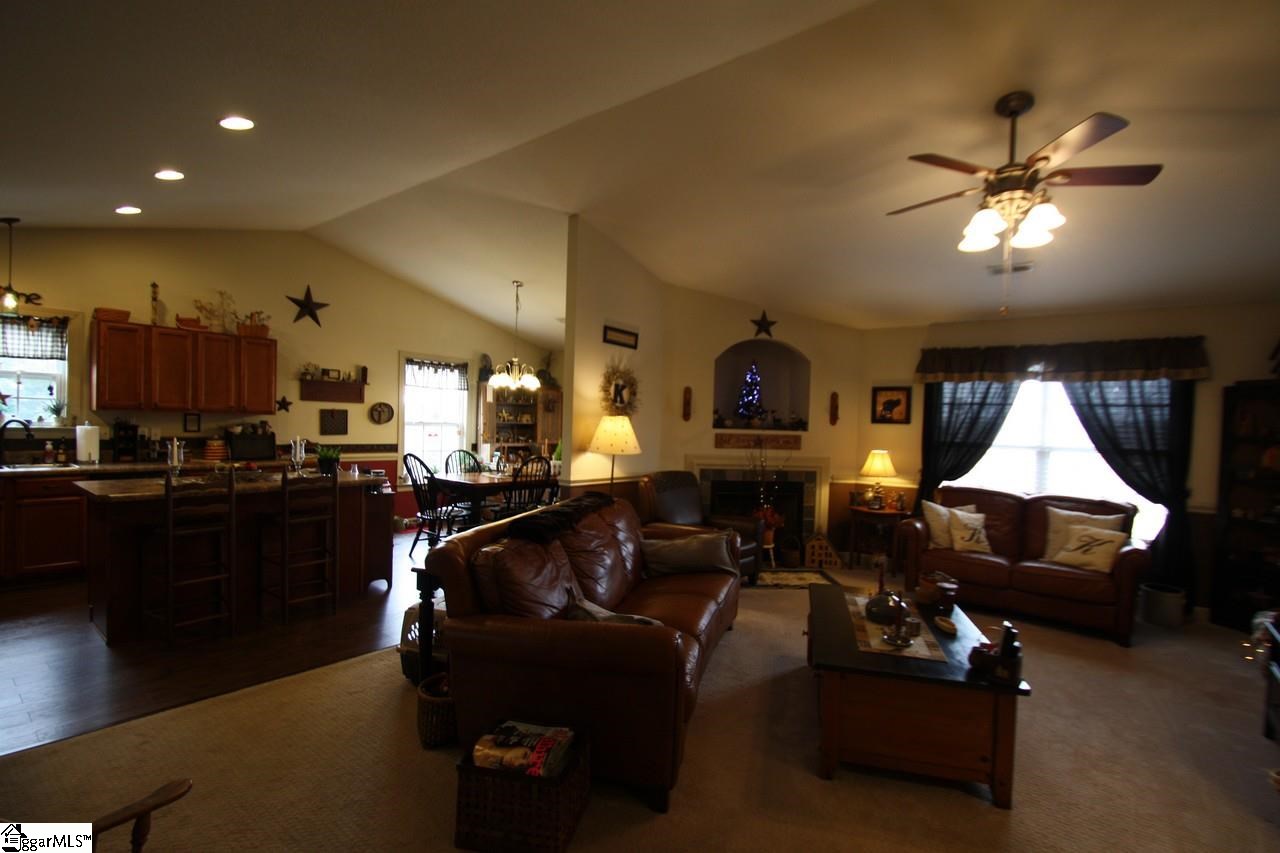 348 Granny Doris Boulevard Inman, SC 29349 - Photo 4 of 24