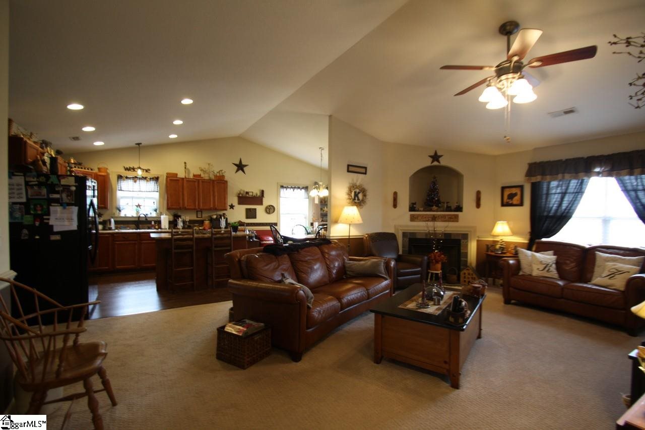 348 Granny Doris Boulevard Inman, SC 29349 - Photo 6 of 24