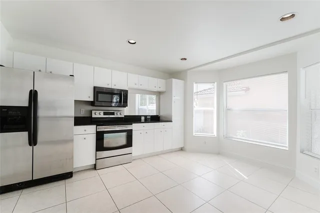 $3,700 | 10646 Lake Oak Way, Boca Raton, FL 33498