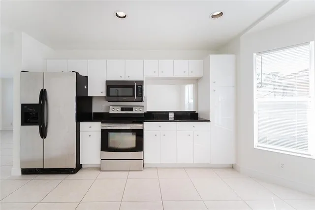 $3,700 | 10646 Lake Oak Way, Boca Raton, FL 33498