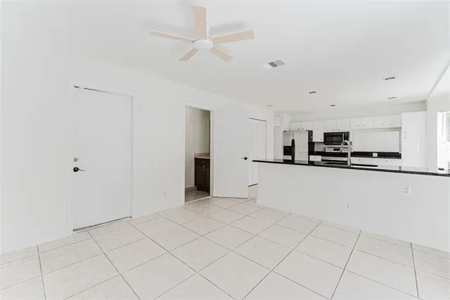 $3,700 | 10646 Lake Oak Way, Boca Raton, FL 33498