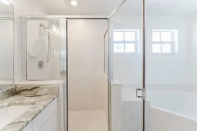 $3,700 | 10646 Lake Oak Way, Boca Raton, FL 33498