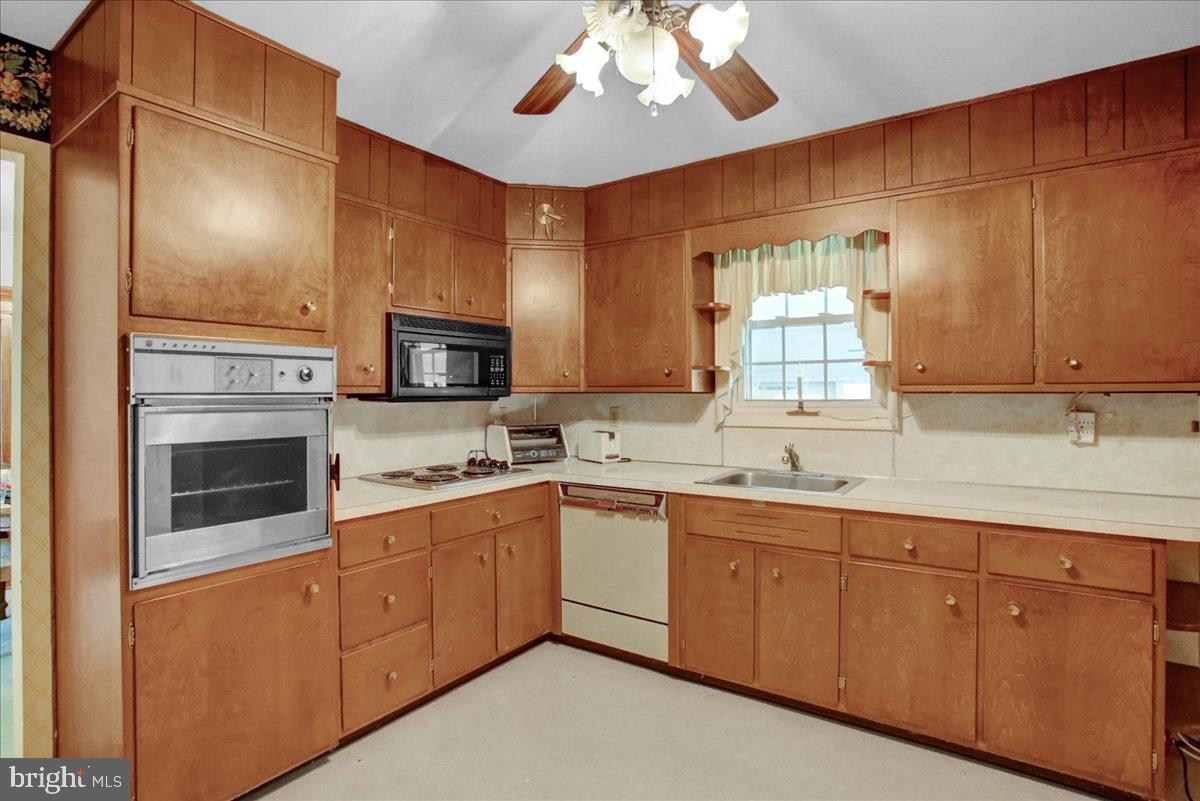 463 Snyder Road Reading, PA 19605 - Photo 13 of 24 Gallery Image 13