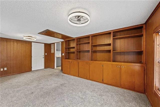 $215,000 | 912 Vest Drive, Warrensburg, MO 64093