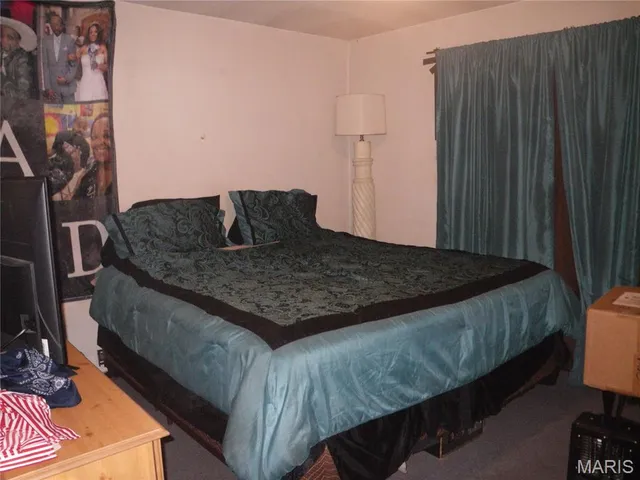 $176,800 | 11276-11278 Liana Lane, St. Ann, MO 63074