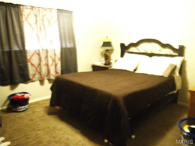 $176,800 | 11276-11278 Liana Lane, St. Ann, MO 63074