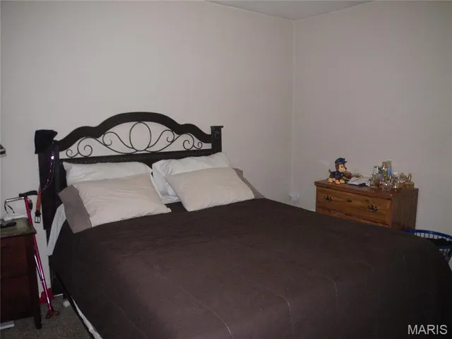 $176,800 | 11276-11278 Liana Lane, St. Ann, MO 63074