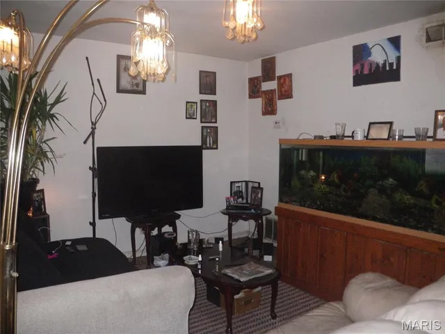 $176,800 | 11276-11278 Liana Lane, St. Ann, MO 63074