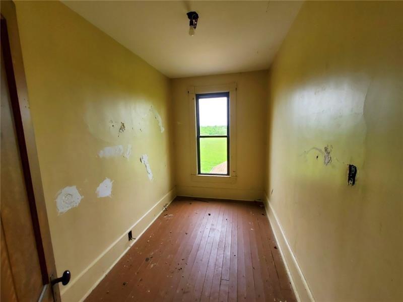 1551 Branchton Road Hilliards, PA 16040 - Photo 8 of 28