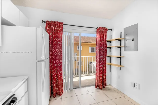 a view of front door with entryway