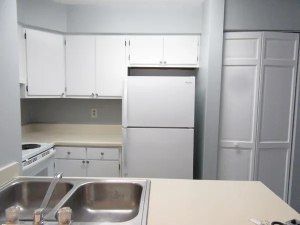 $1,050 | 10174 Beach Drive Southwest, Unit 206, Calabash, NC 28467