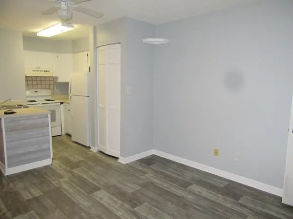 $1,050 | 10174 Beach Drive Southwest, Unit 206, Calabash, NC 28467