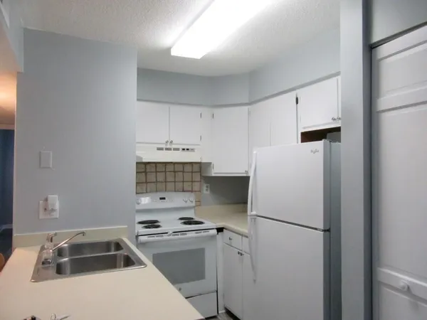 $1,050 | 10174 Beach Drive Southwest, Unit 206, Calabash, NC 28467