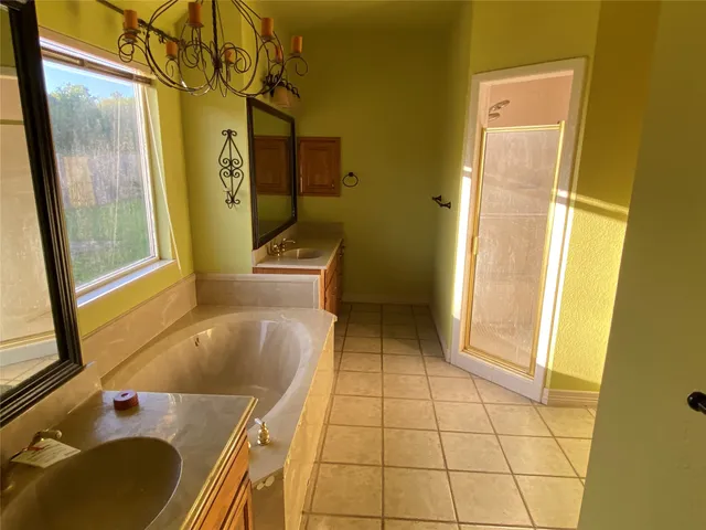 $340,400 | 127 Indian Warrior Trail, Lake Jackson, TX 77566