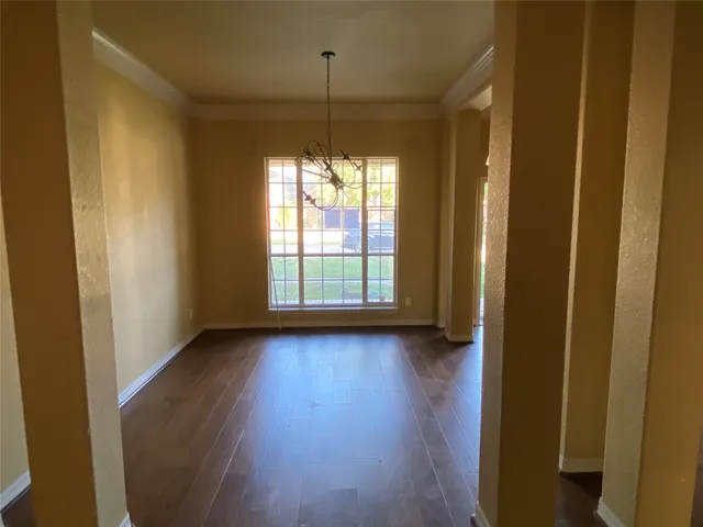 $340,400 | 127 Indian Warrior Trail, Lake Jackson, TX 77566