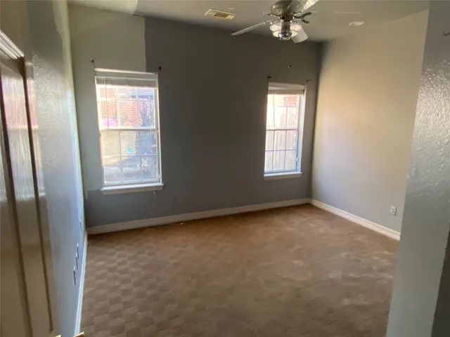 $340,400 | 127 Indian Warrior Trail, Lake Jackson, TX 77566