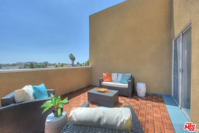 $2,995 | 3600 Bagley Avenue, Unit 305, Los Angeles, CA 90034