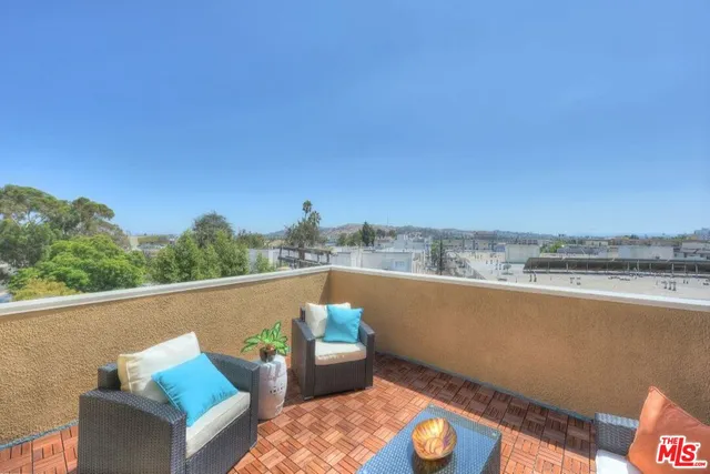 $2,995 | 3600 Bagley Avenue, Unit 305, Los Angeles, CA 90034