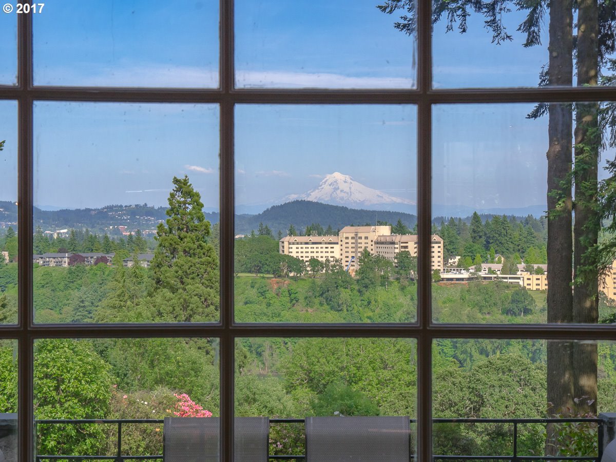 404 Southwest Edgecliff Road Portland, OR 97219 - Photo 13 of 32 Gallery Image 13