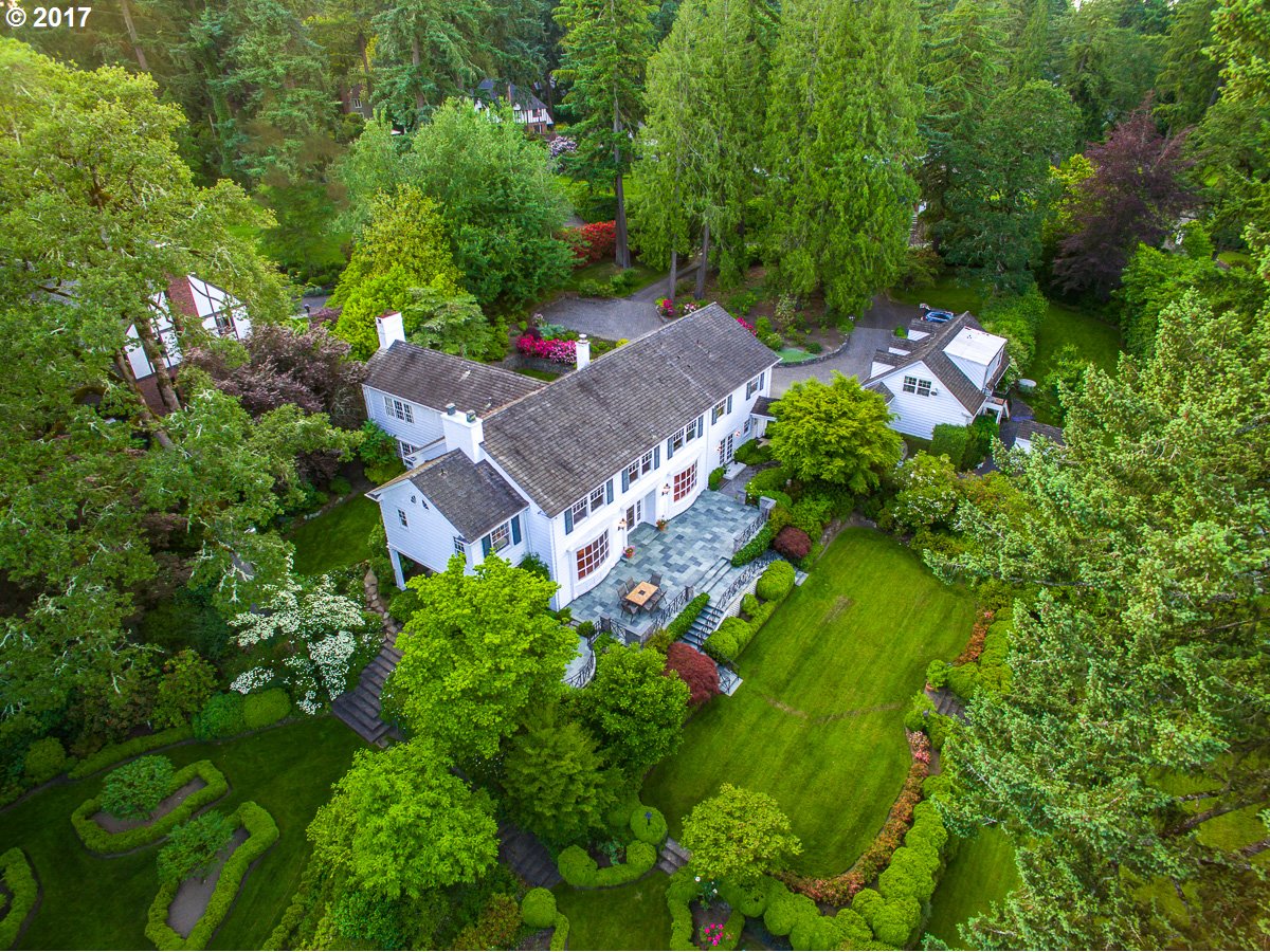 404 Southwest Edgecliff Road Portland, OR 97219 - Photo 26 of 32 Gallery Image 26