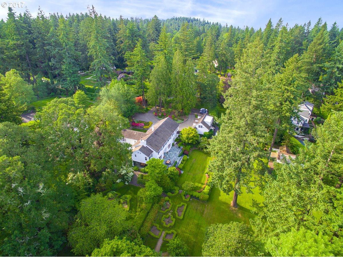 404 Southwest Edgecliff Road Portland, OR 97219 - Photo 28 of 32 Gallery Image 28