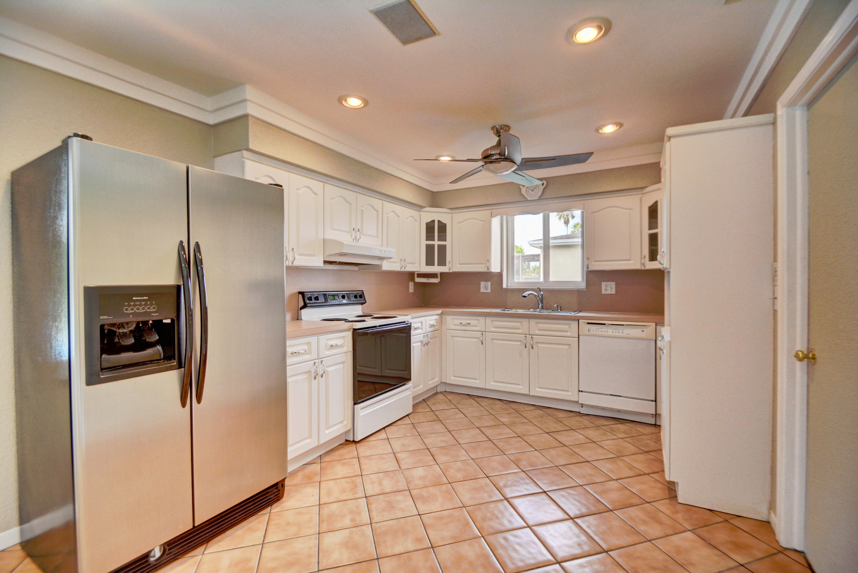 22060 Aquila Street Boca Raton, FL 33428 - Photo 3 of 21 DSC_0894_5_6_7_8