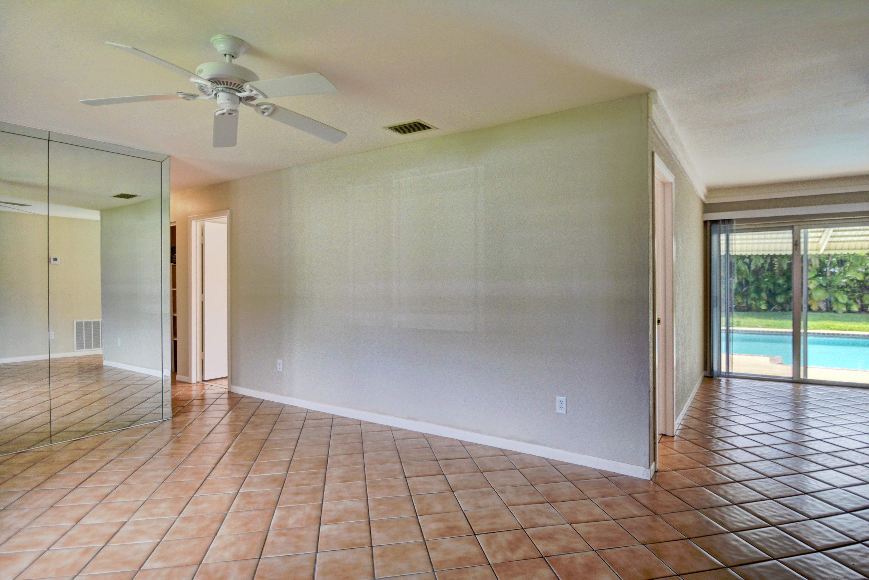 22060 Aquila Street Boca Raton, FL 33428 - Photo 8 of 21 DSC_0859_60_61_62_63