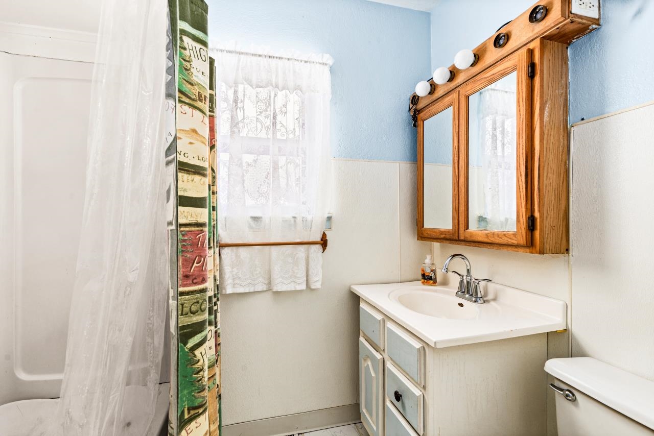 4108 Fayre Road Duluth, MN 55803 - Photo 25 of 72 Bathroom