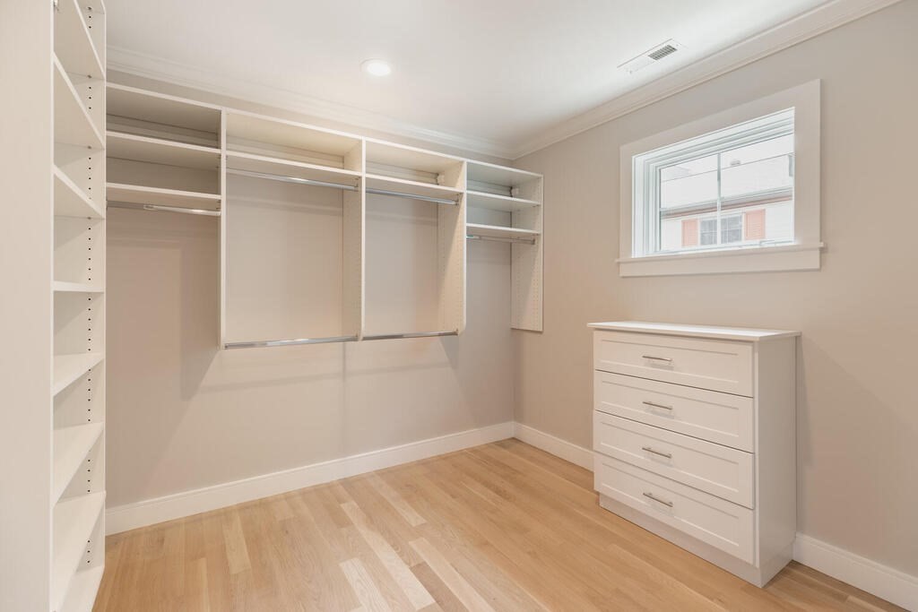 19 Thurston Road Newton, MA 02464 - Photo 17 of 31 Gallery Image 17