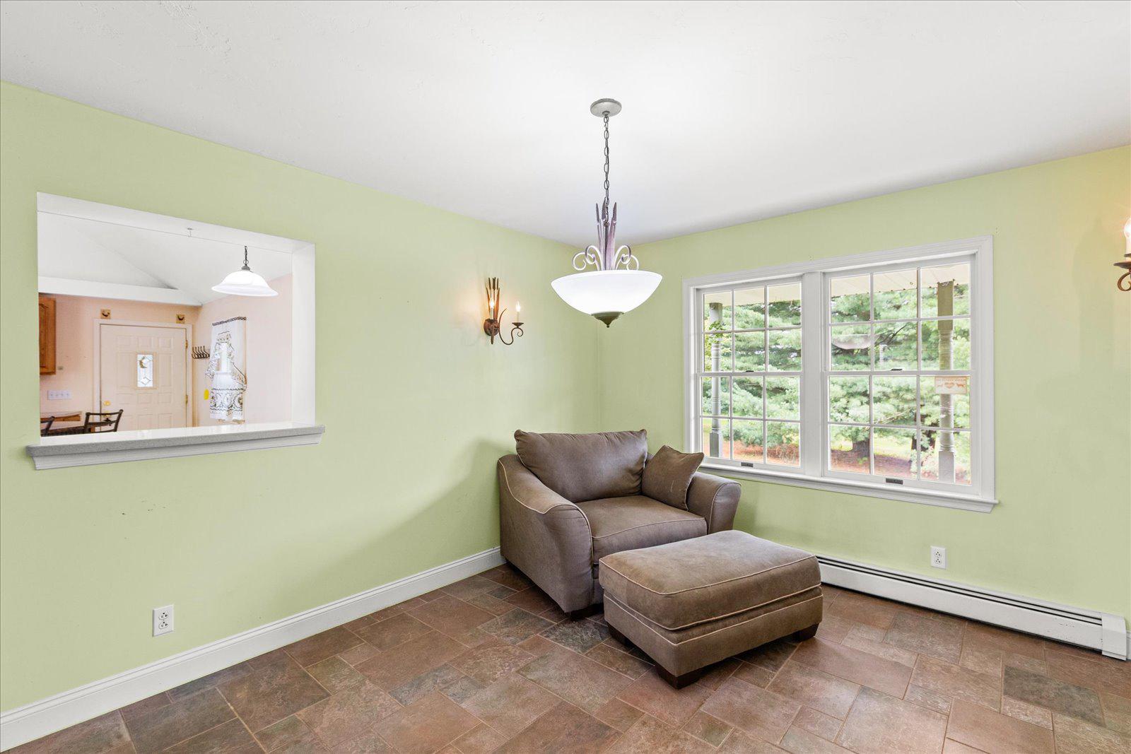 333 Newcomer Road Windsor, PA 17366 - Photo 20 of 112 Dining room
