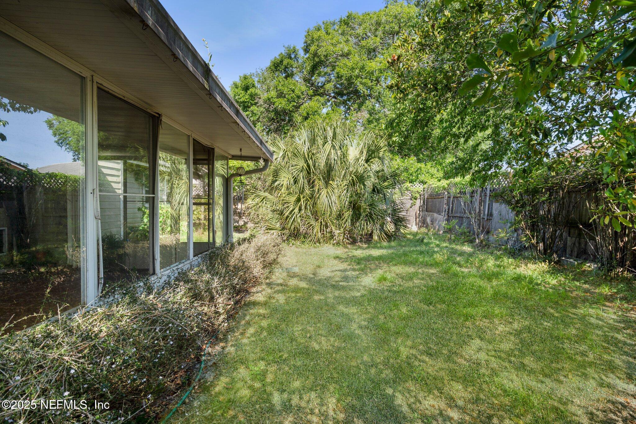 8433 Rockridge Drive Jacksonville, FL 32244 - Photo 3 of 12 28-web-or-mls-DSC08480a