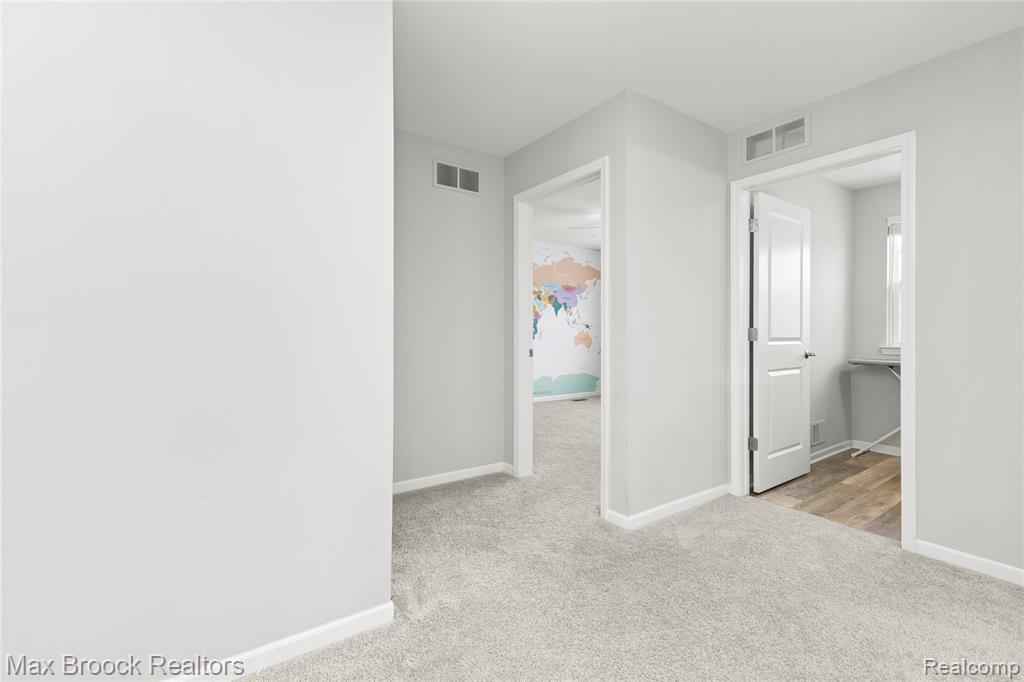 4211 Kent Road Royal Oak, MI 48073 - Photo 29 of 54