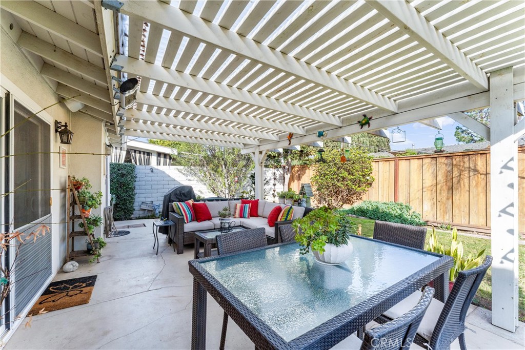 3214 Dakota Avenue Costa Mesa, CA 92626 - Photo 29 of 32 Back yard patio area