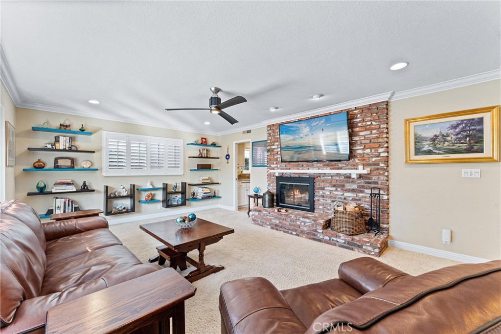 3214 Dakota Avenue Costa Mesa, CA 92626 - Photo 5 of 32