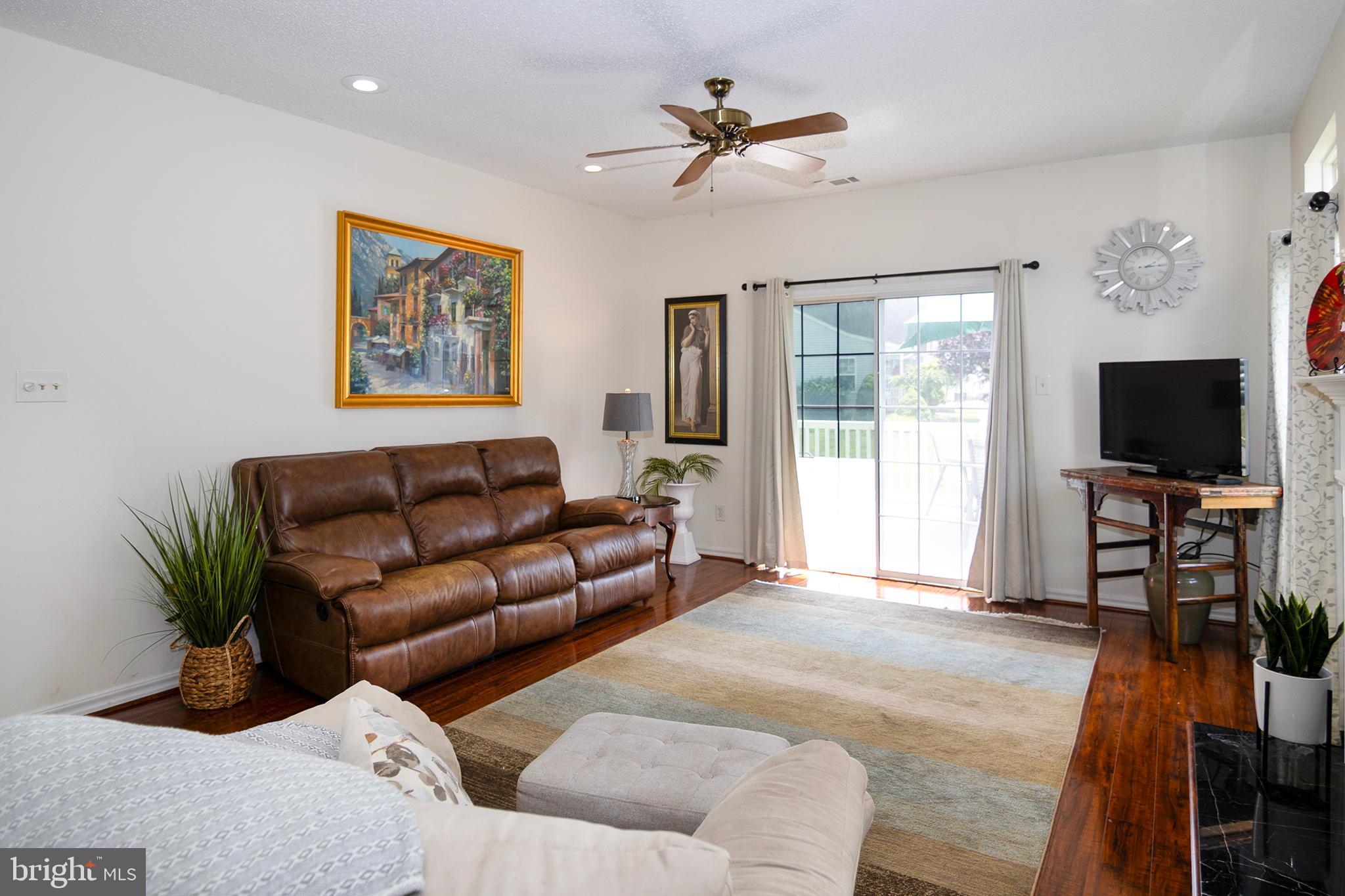 575 Riviera Drive Williamstown, NJ 08094 - Photo 12 of 46 Great Room