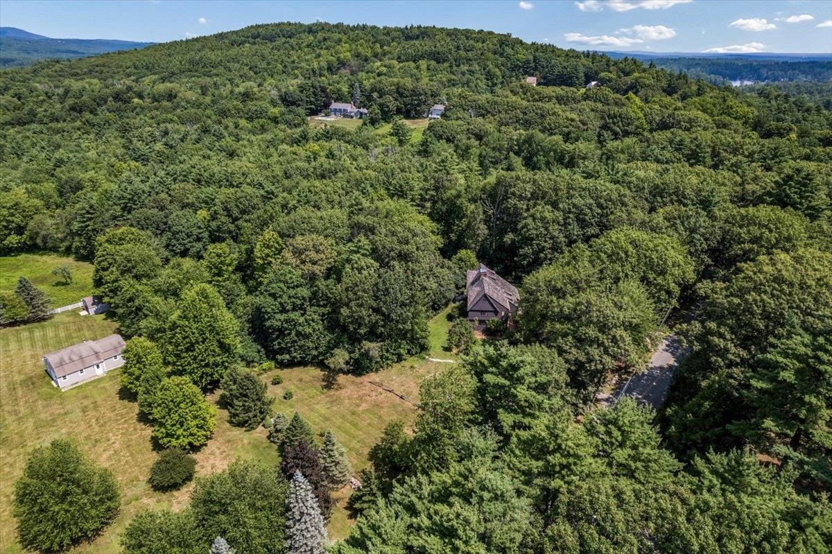 14 Walnut Hill Road Amherst, NH 03031 - Photo 5 of 59 Gallery Image 5