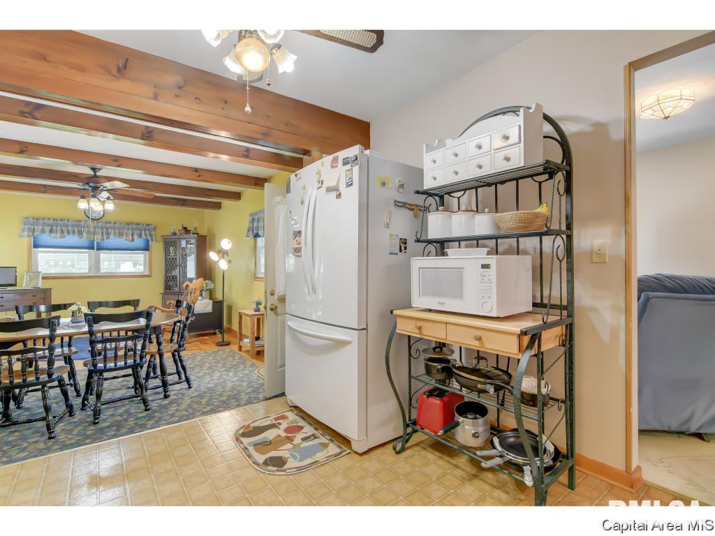 127 Dickinson Road Springfield, IL 62704 - Photo 9 of 34