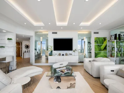$2,350,000 | 17301 Biscayne Boulevard, Unit 1810, North Miami Beach, FL 33160