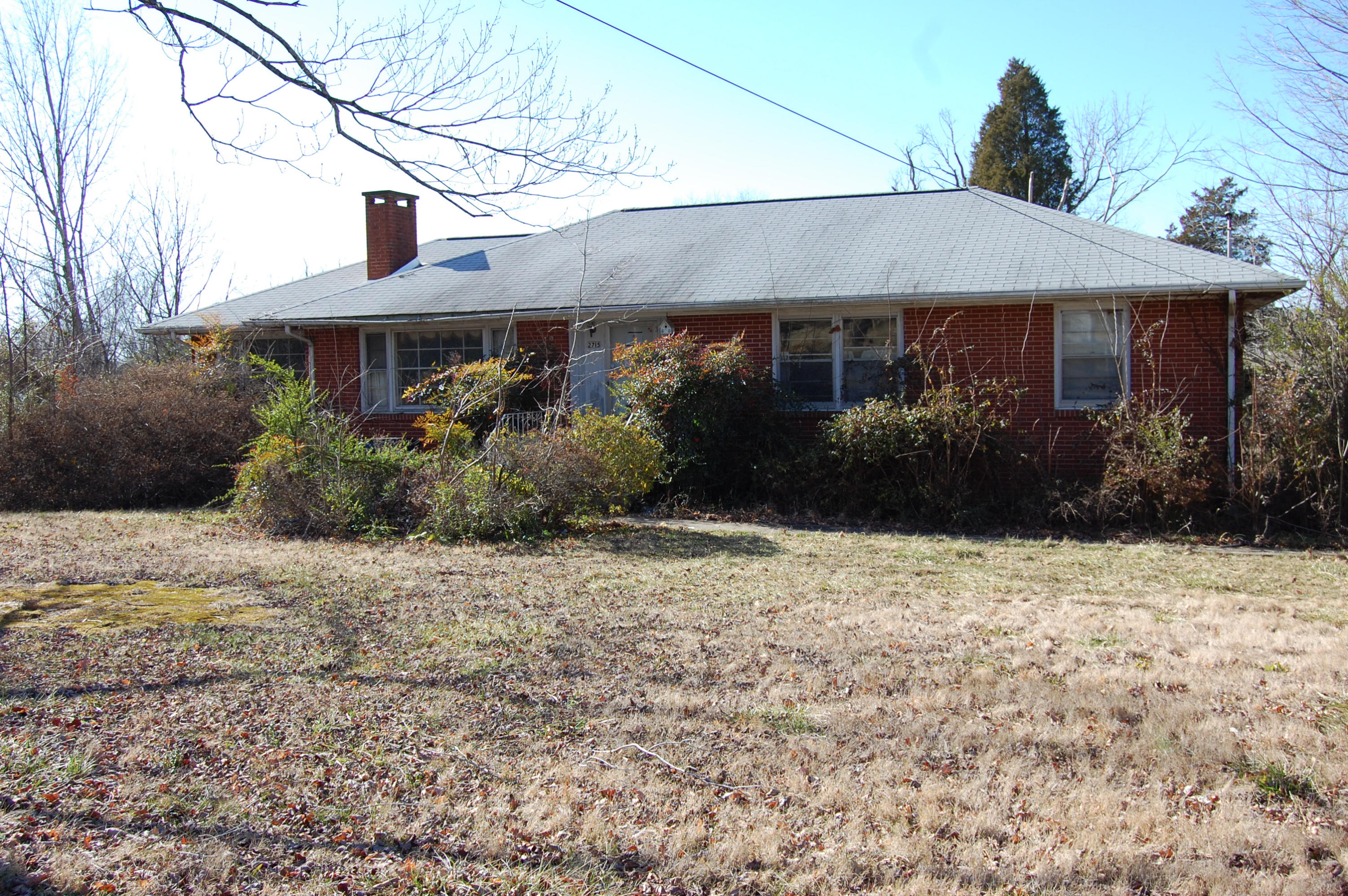 2715 Byington Beaver Ridge Road Knoxville, TN 37931 - Photo 1 of 6 FrontView