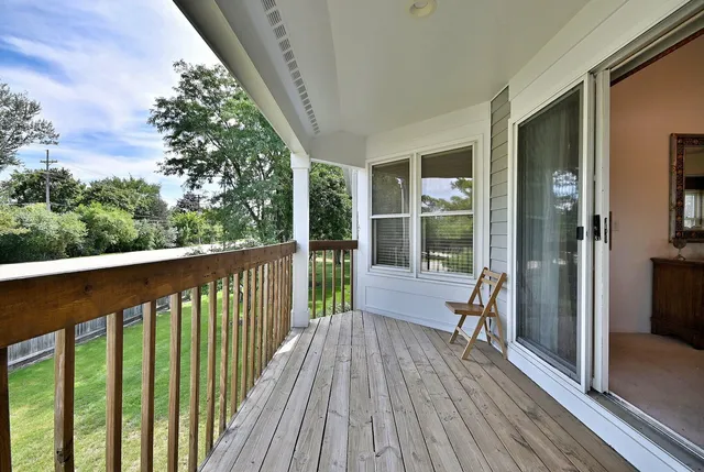 $319,900 | 5 Willow Parkway, Unit 5, Buffalo Grove, IL 60089