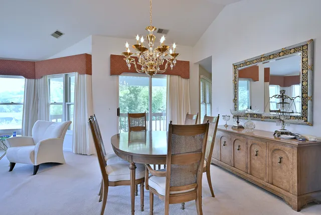 $319,900 | 5 Willow Parkway, Unit 5, Buffalo Grove, IL 60089