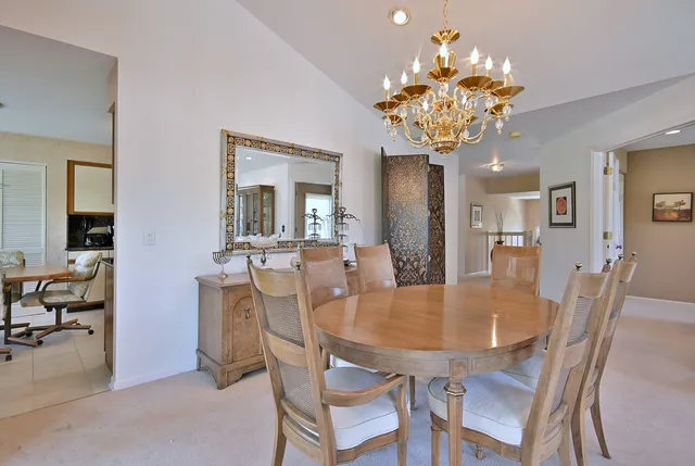 $319,900 | 5 Willow Parkway, Unit 5, Buffalo Grove, IL 60089