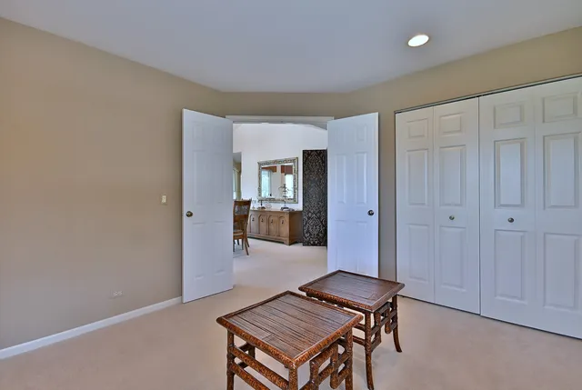 $319,900 | 5 Willow Parkway, Unit 5, Buffalo Grove, IL 60089