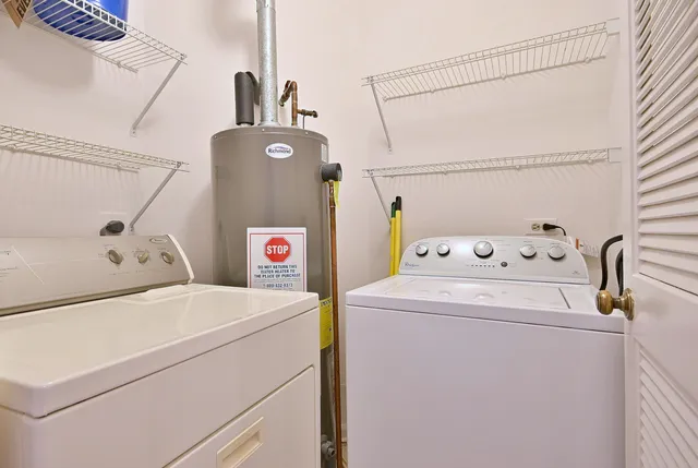 $319,900 | 5 Willow Parkway, Unit 5, Buffalo Grove, IL 60089