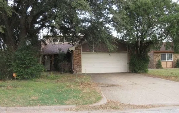 $179,800 | 6301 Minuteman Lane, Arlington, TX 76002