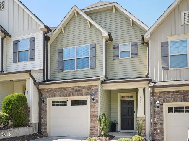 a picture of a room with a floor plan